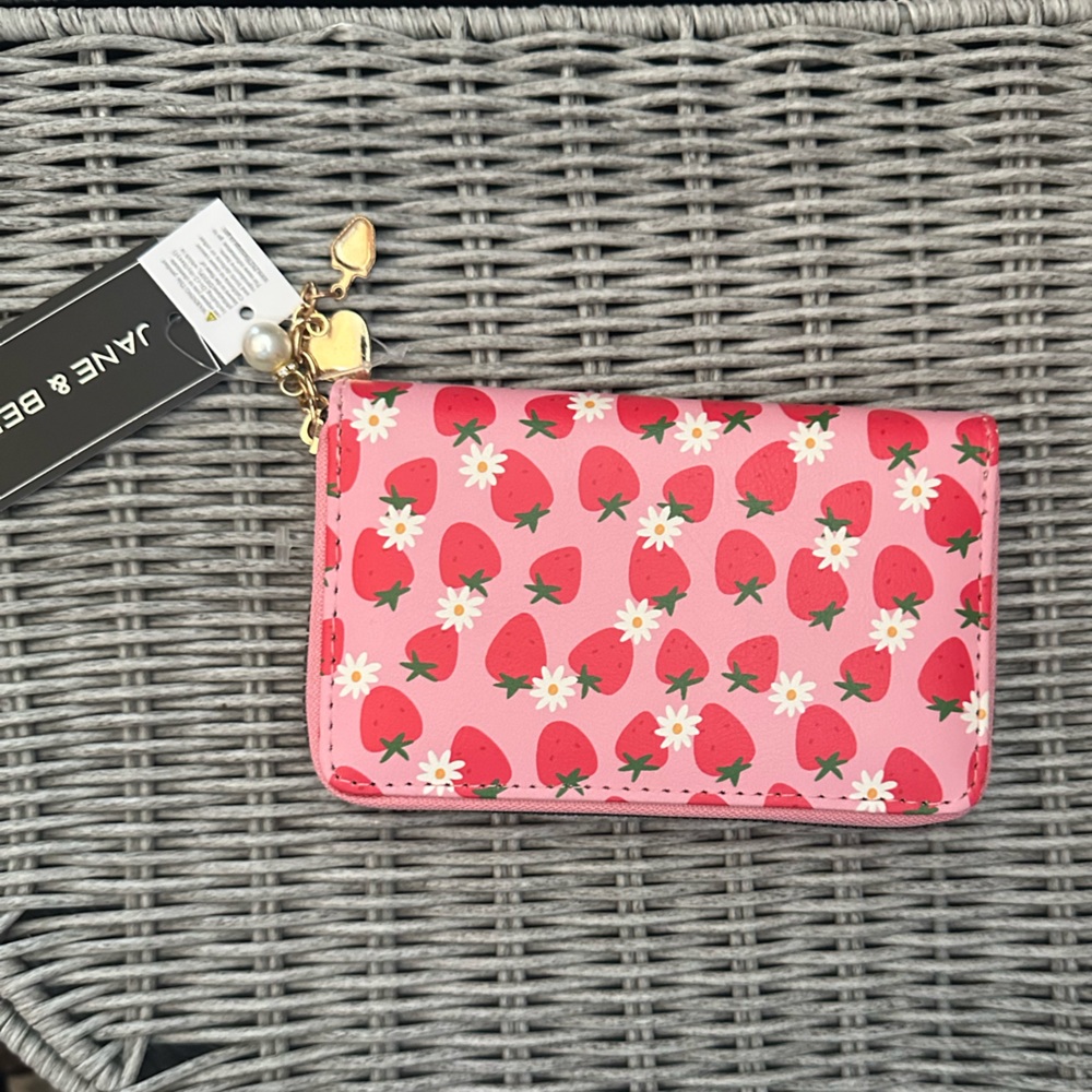 Strawberry Print Pink Wallet - Picture 2 of 2
